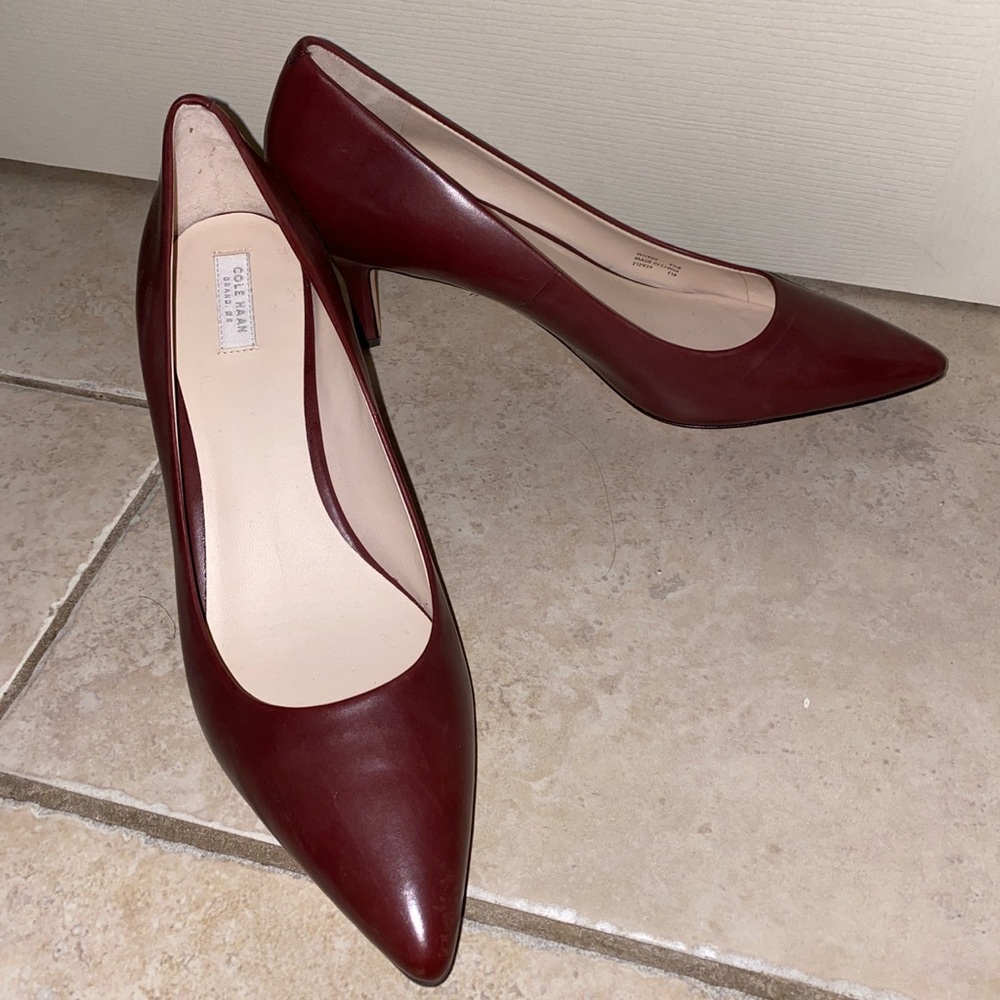 Cole Hann burgundy shoes 👠